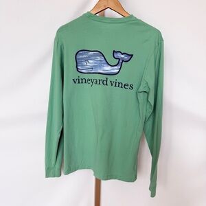 Vineyard Vines T-Shirt Men's XS Green Long Sleeve Pocket Whale Logo Casual
